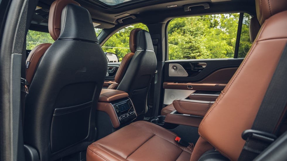 Ford povlači 79.579 Explorer i Lincoln Aviator zbog problema sa sedištima