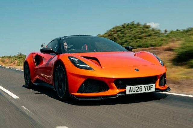 Detaljan Pregled Eksterijera 2027. Lotus Emira 420 Sport