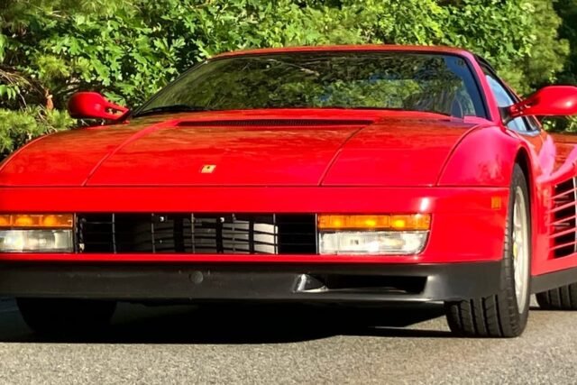 Kako održavati Ferrari Testarossa iz 1990. godine kao trenutni vlasnik?