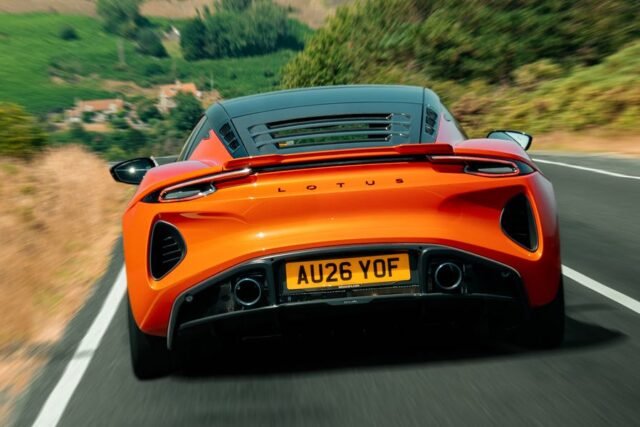 Lotus Emira 420 Sport: Poslednji predstavnik stare garde