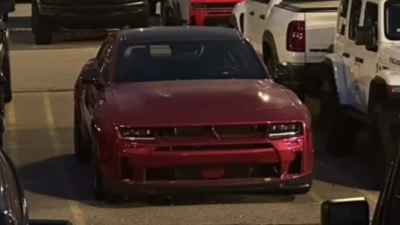 Da li je ovo novi Dodge Charger SRT?