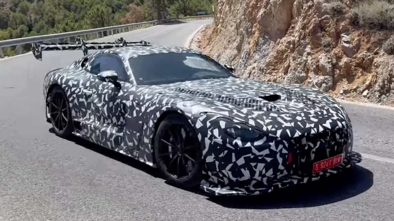 Mercedes-AMG GT Black Series: Ispod Velikog Krila i Zvuka V8 Motora