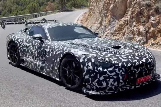 Mercedes-AMG GT Black Series: Ispod Velikog Krila i Zvuka V8 Motora