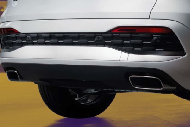 Zašto neki novi automobili imaju lažne ispušne cevi?