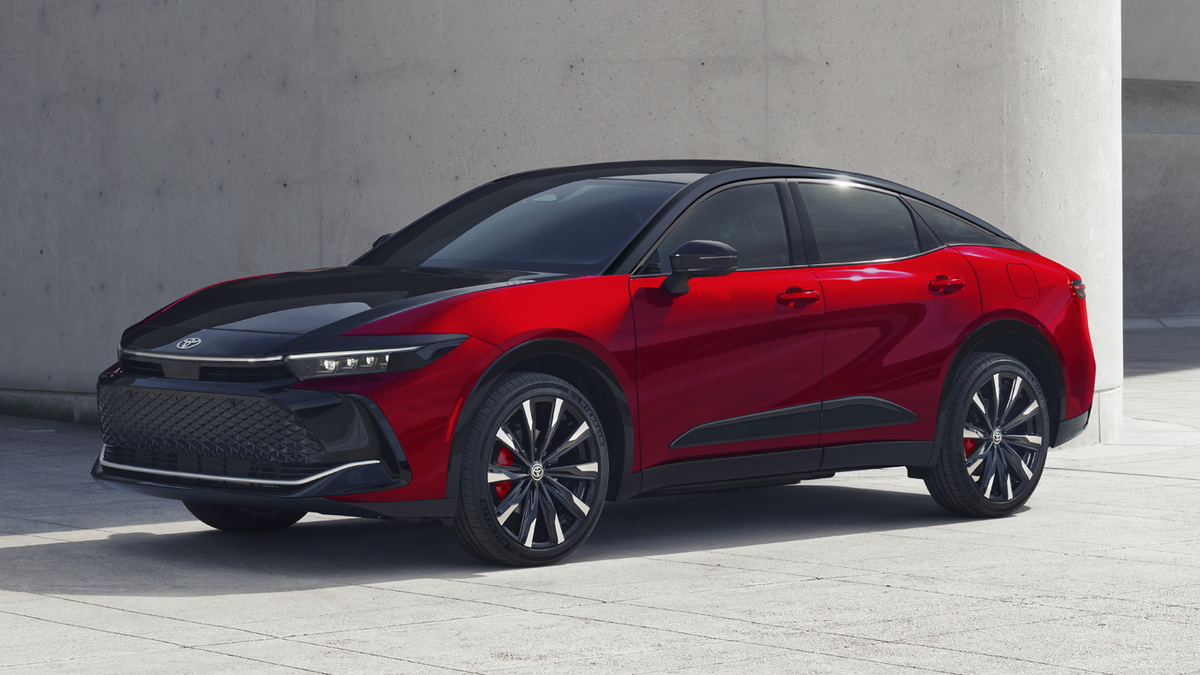 2027. Toyota Crown: Savršena Kombinacija Limuzine i SUV-a