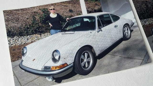 Dr. Yes ponovo u vlasništvu svoje umetničke Porsche 911S iz 1967. godine