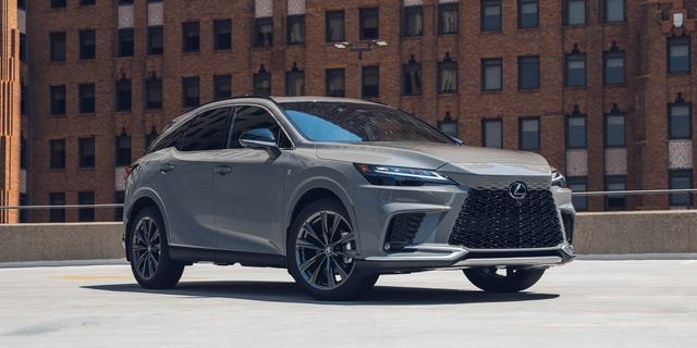 Prvi Pogled na Eksterijer 2026 Lexus RX350h F Sport