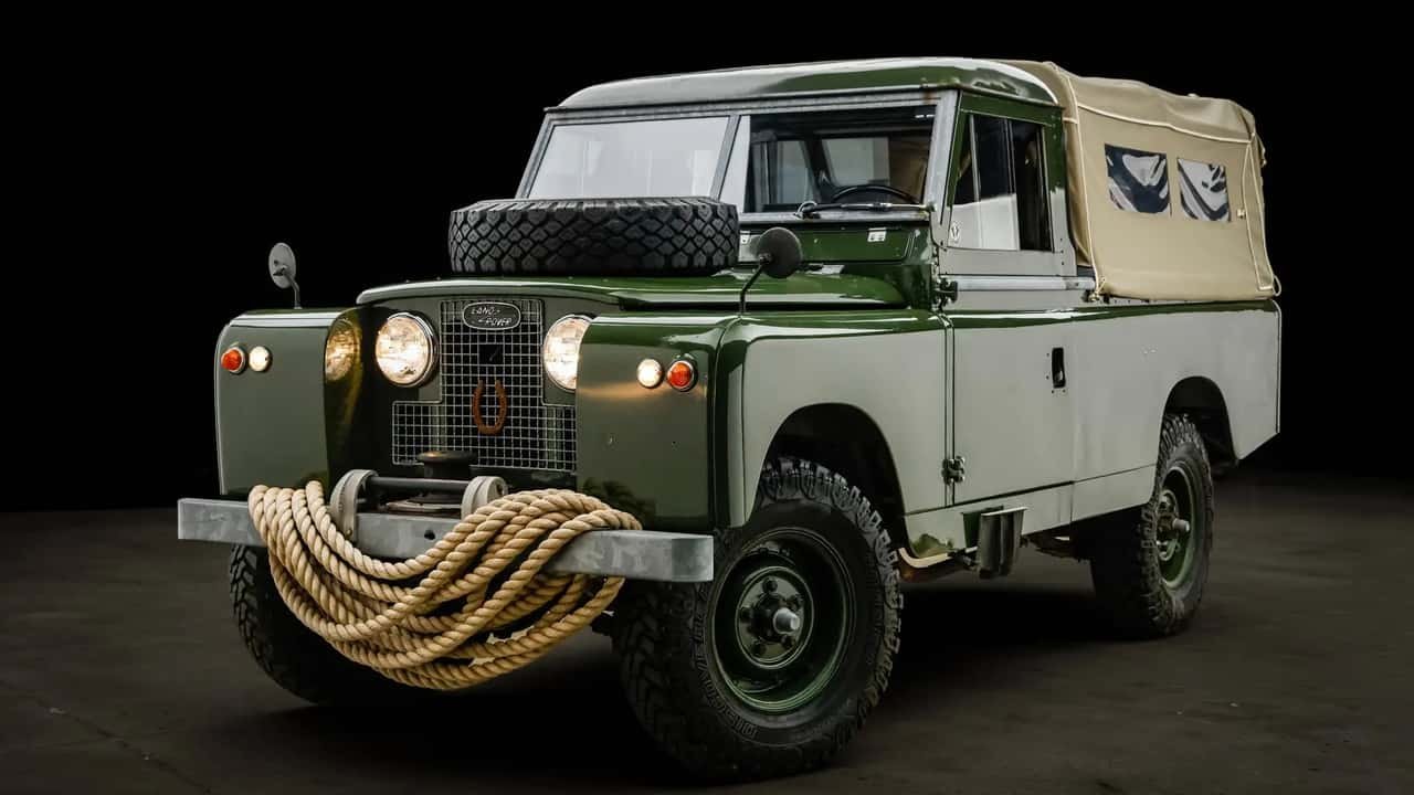 Na aukciji 1959. Land Rover 109 Series II nekadašnjeg vlasnika Danijela Krejga
