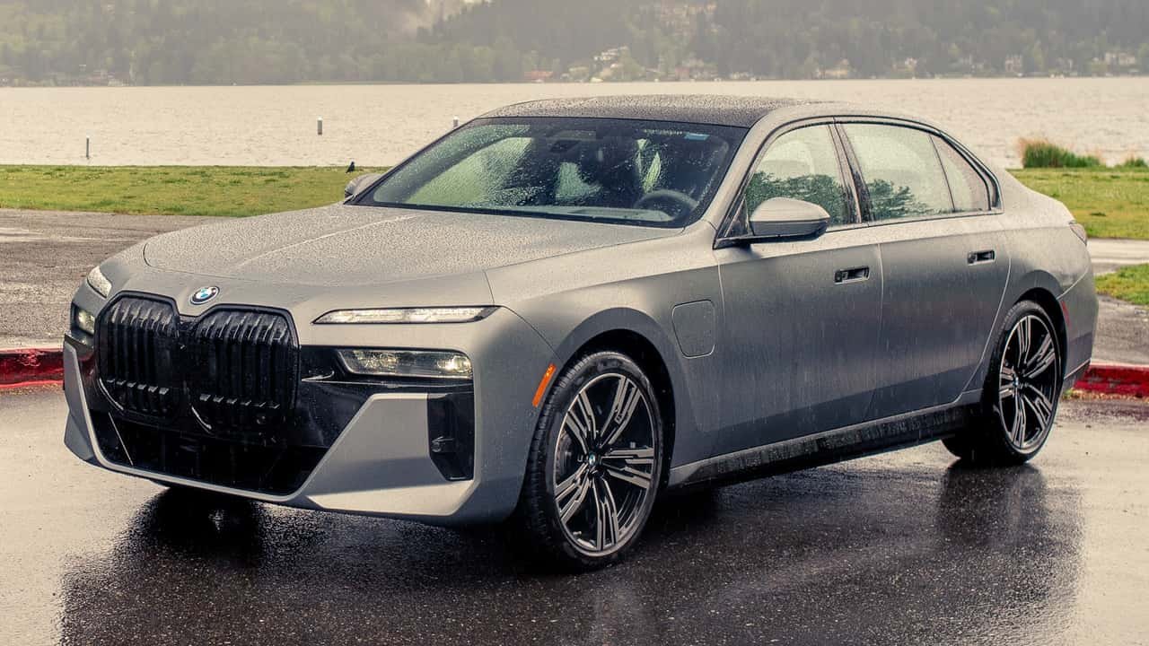 BMW povlači 27,720 limuzina zbog problema sa pogonskim vratilom