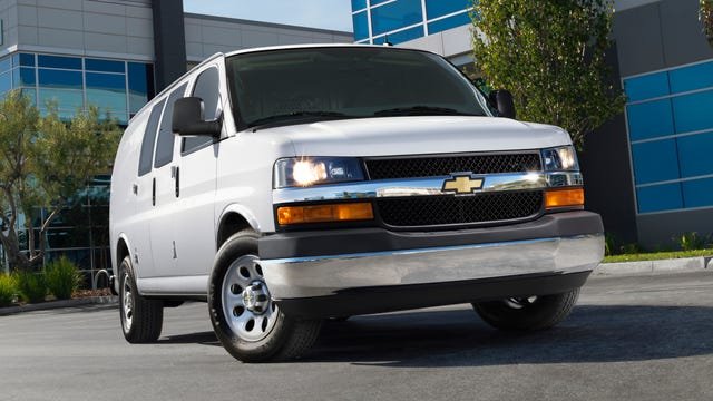 Chevrolet Express i GMC Savana 2027: Konačno sa ekranom osetljivim na dodir