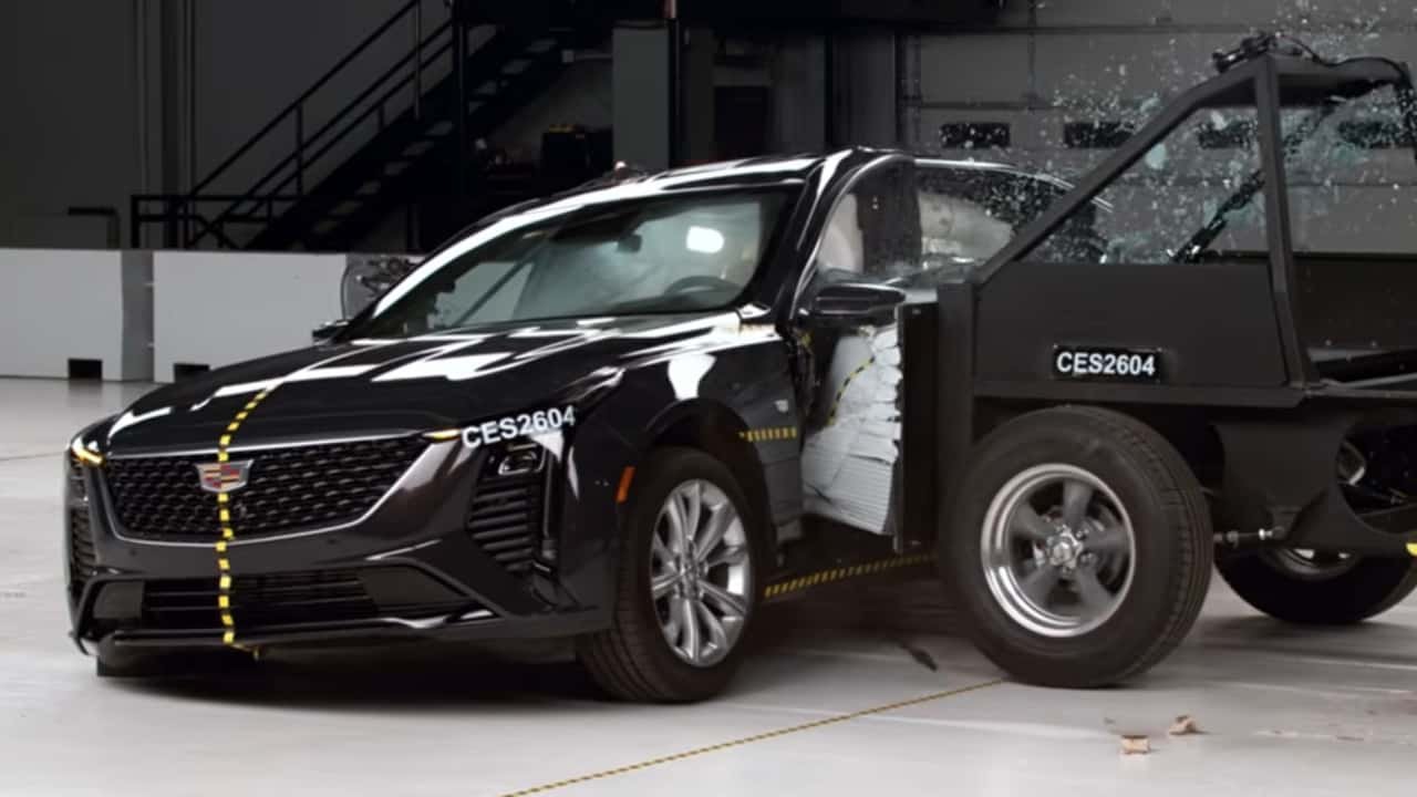 2026 Cadillac CT5: Iznenađujući Rezultati IIHS Testova Bezbednosti