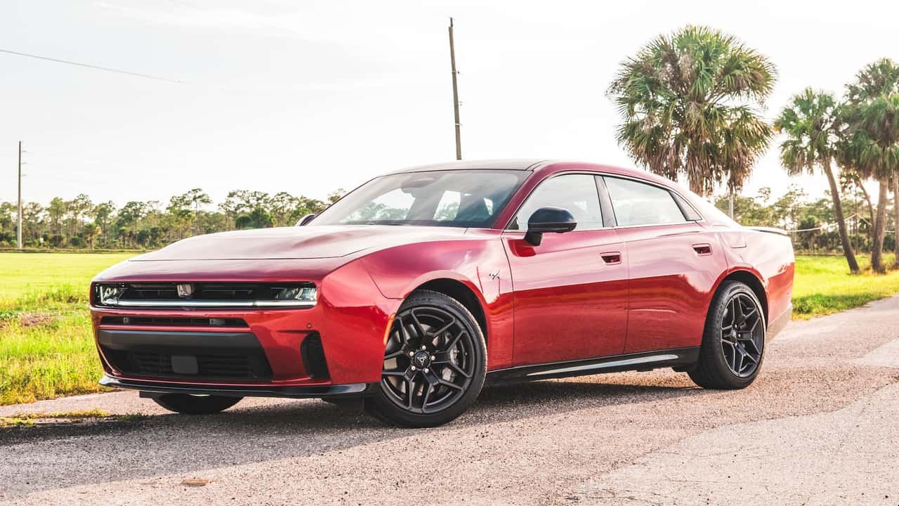 Dodge Charger Sixpack: Snaga i Stil, Ali Gde Je Magija?