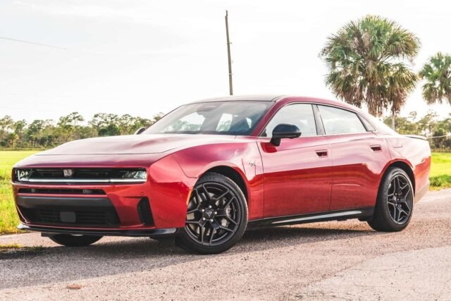 Dodge Charger Sixpack: Snaga i Stil, Ali Gde Je Magija?