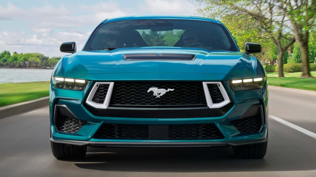 Četvorovratni Ford Mustang: Nova Era Performansi i Pristupačnosti