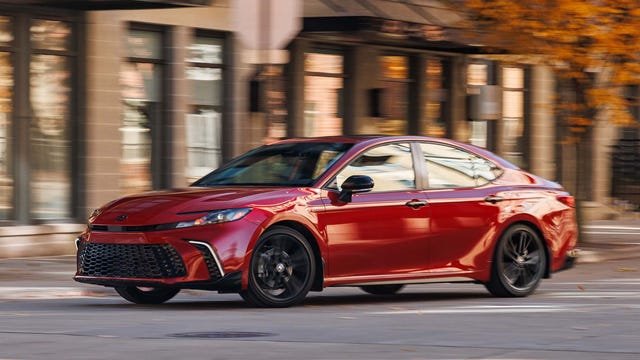 Kupci automobila u Kaliforniji sve više biraju hibride umesto električnih vozila