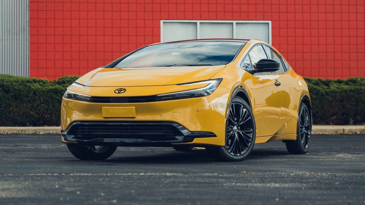 2027 Toyota Prius PHEV: Kombinacija efikasnosti i zabave