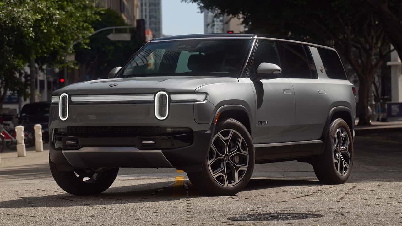 Rivian R1S 2027: Novi Enterijer sa Kapitenskim Stolicama