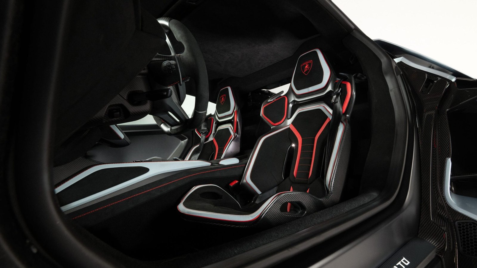 Lamborghini Revuelto SV: Nova Era Performansi sa Ikoničnim Super Veloce Pečatom