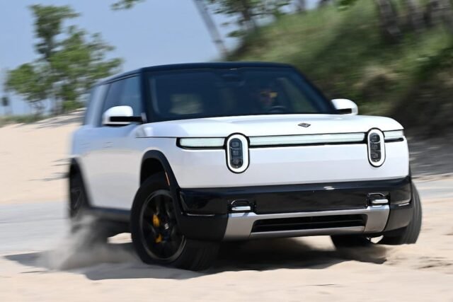 2026 Rivian R2: Prvi Pogled na Eksterijer i Inovacije