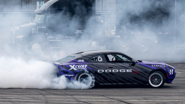 Dodge Charger sa 750 konjskih snaga: Specijalna drift verzija na Roadkill Nights
