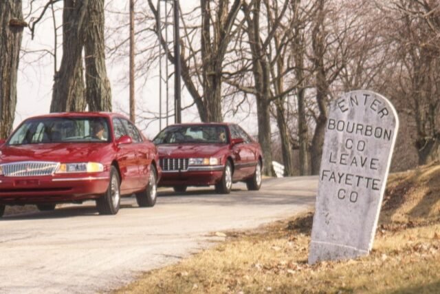 1995 Cadillac SLS vs. Lincoln Continental: Američki luksuz u dvoboju