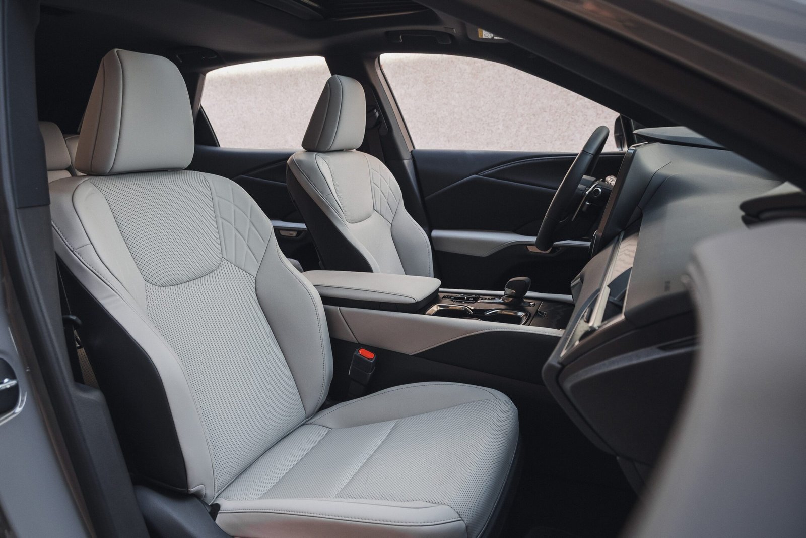 Upoznajte novi 2026 Lexus RX350h F Sport: Savršen spoj stila i performansi