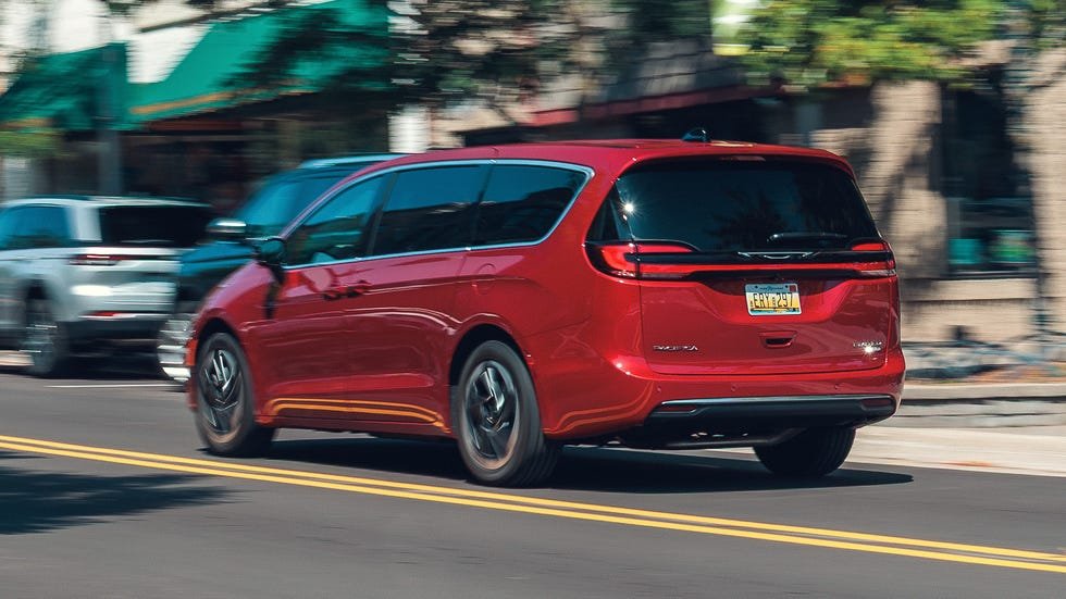 Testirali smo: 2027. Chrysler Pacifica još uvek ima nekoliko pametnih trikova