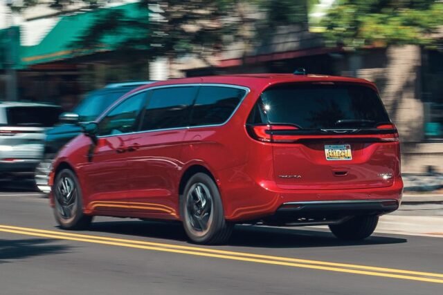Testirali smo: 2027. Chrysler Pacifica još uvek ima nekoliko pametnih trikova