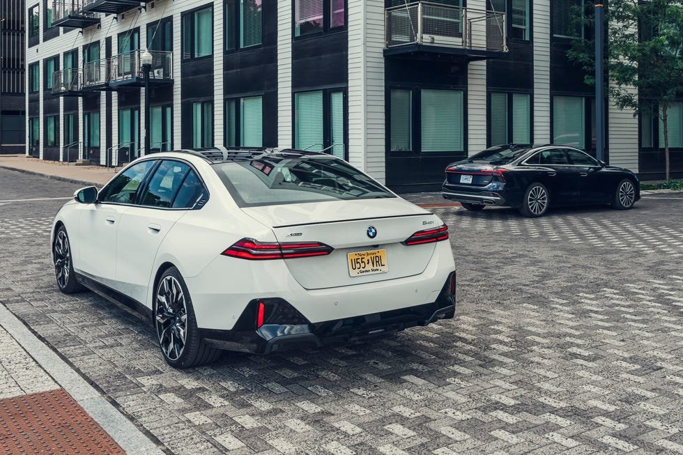 Poređenje test: Da li novi Audi A6 može da nadmaši BMW 540i?