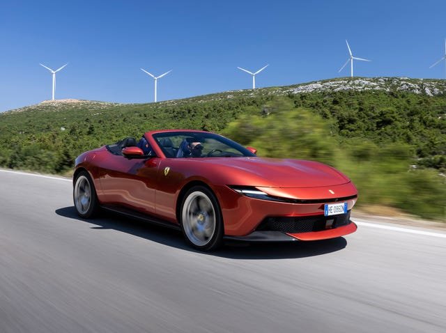 Ferrari Amalfi Spider: Prvi Pogled na Eksterijer