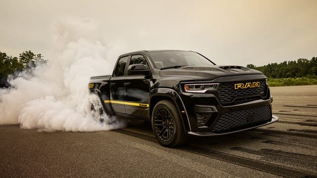 Ram 1500 Rumble Bee: Novi Supercharger Kit za Preko 900 Konjskih Snaga