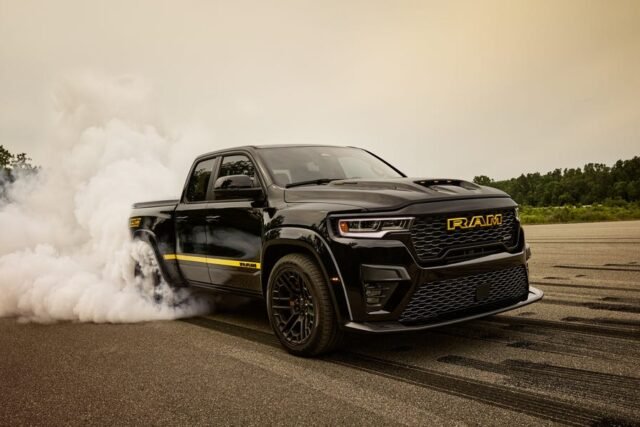Ram 1500 Rumble Bee: Novi Supercharger Kit za Preko 900 Konjskih Snaga