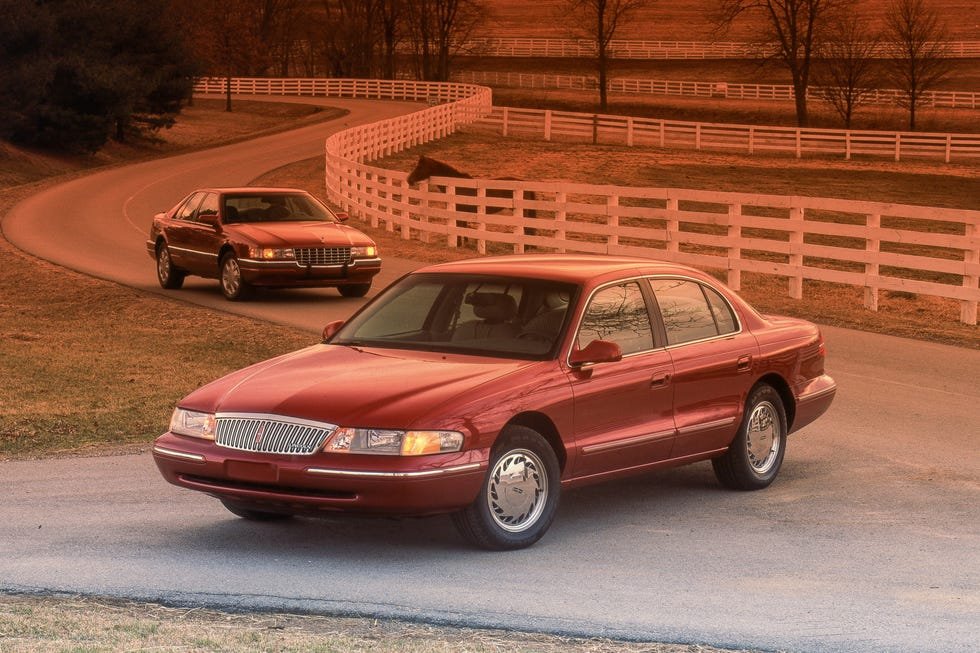 1995 Cadillac SLS vs. Lincoln Continental: Američki luksuz u dvoboju