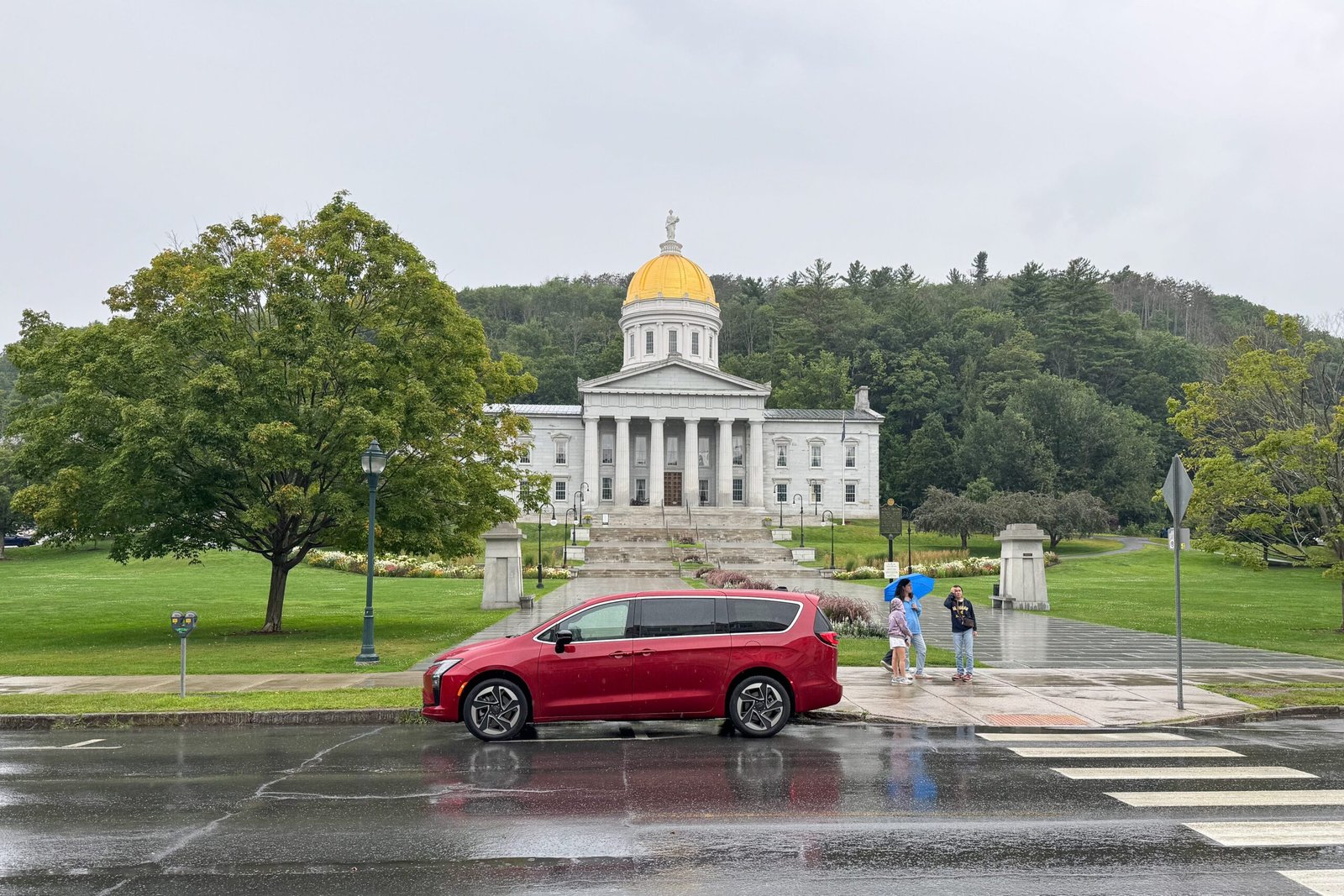 Upoznajte 2027 Chrysler Pacifica: Modernizovana porodica u svetu minivena