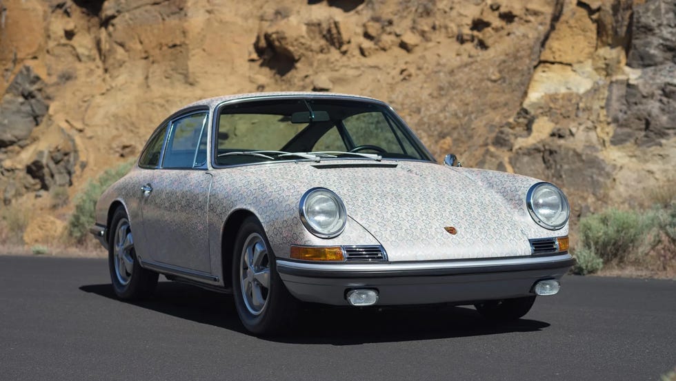 Dr. Yes ponovo u vlasništvu svoje umetničke Porsche 911S iz 1967. godine