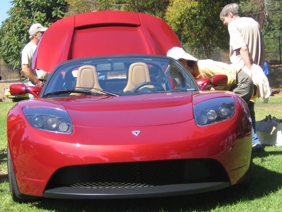 Dvanaest godina kasnije: Kako je vožnja Tesla Roadster-a promenila moj pogled na električne automobile