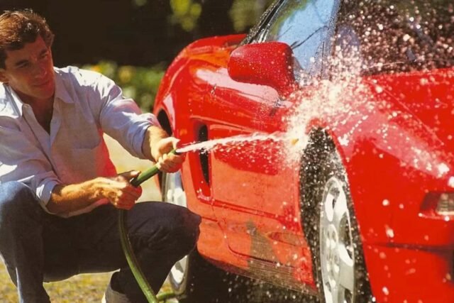 Legendarni Honda NSX Ayrtona Senne na Aukciji: Procena Preko Milion Dolara