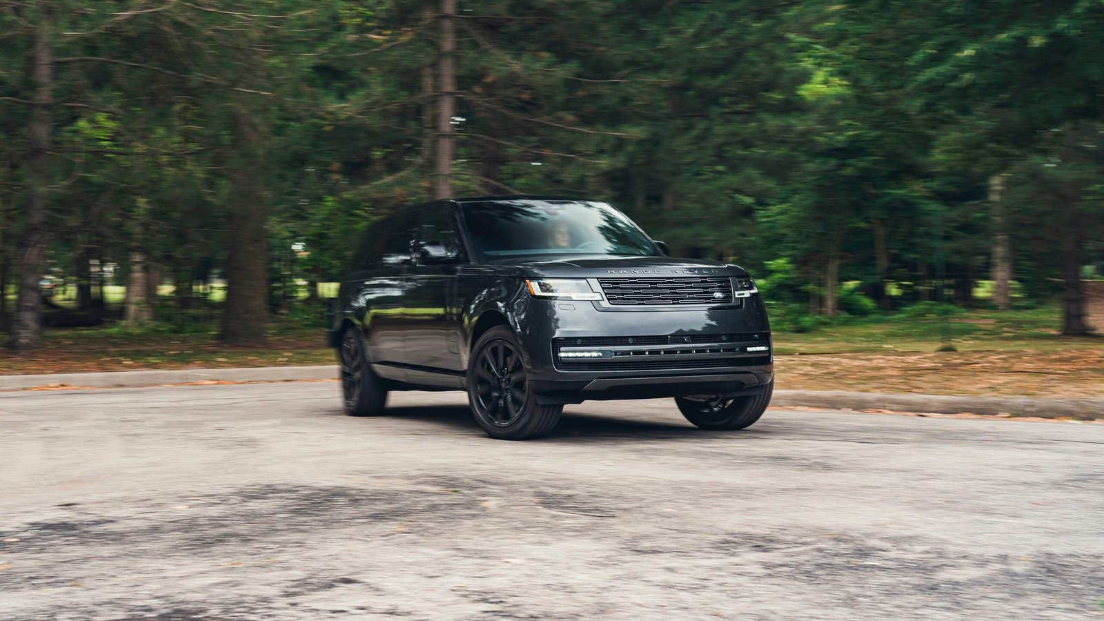 Nova generacija Land Rover Range Rover: Šta nas očekuje do 2028. godine?