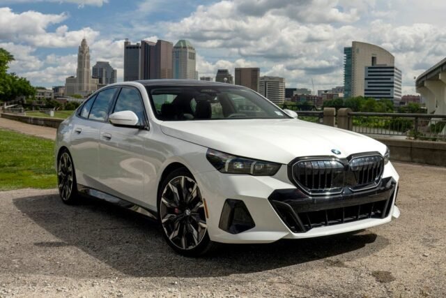 Prvi Pogled na Eksterijer 2026. BMW 540i xDrive