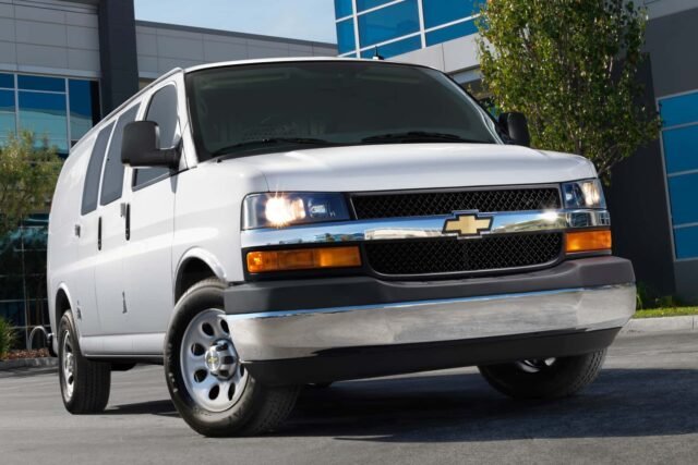 Chevrolet Express dobija moderni ekran: konačno u 21. veku