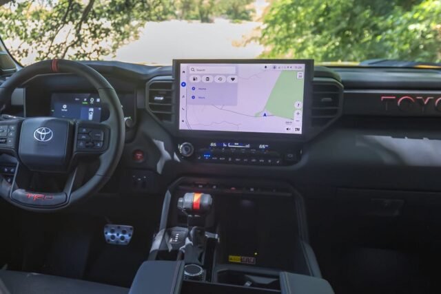 Unikatni enterijer 2027. Toyota Tundra Hybrid TRD Pro
