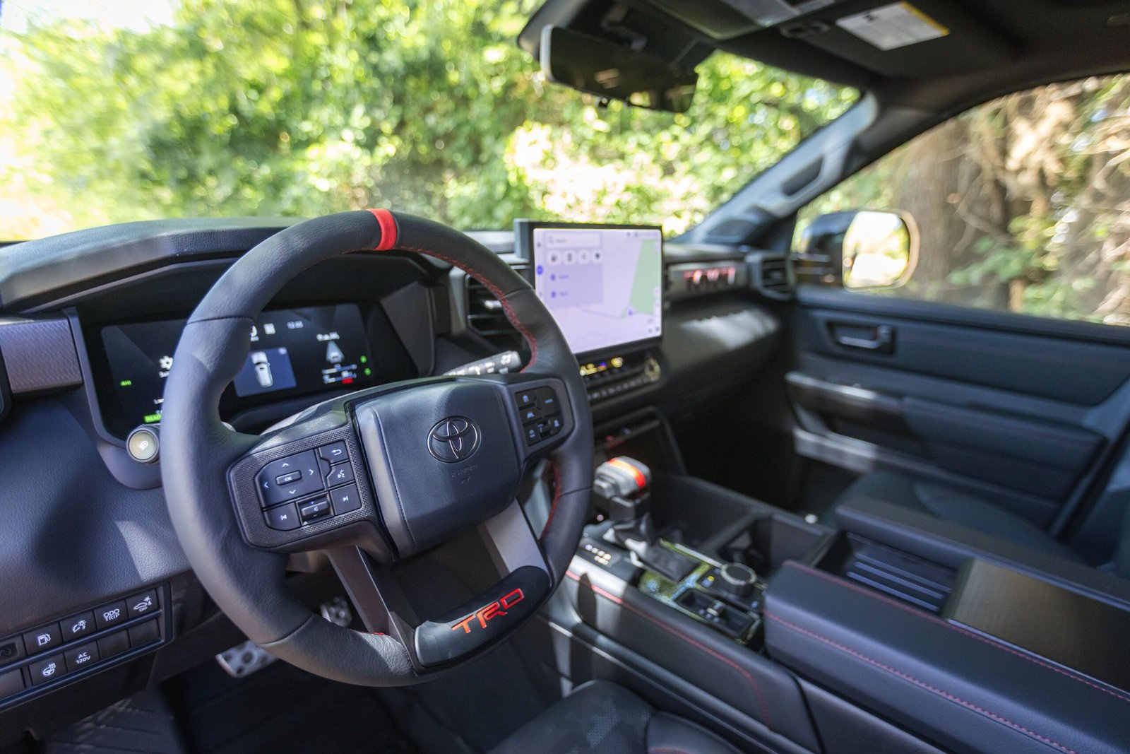 Unikatni enterijer 2027. Toyota Tundra Hybrid TRD Pro