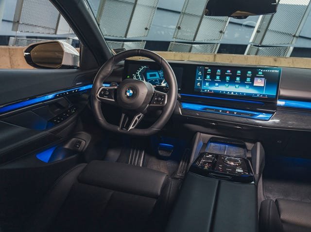 Unutrašnjost novog BMW 540i xDrive za 2026. godinu: Pogledajte ekskluzivne fotografije