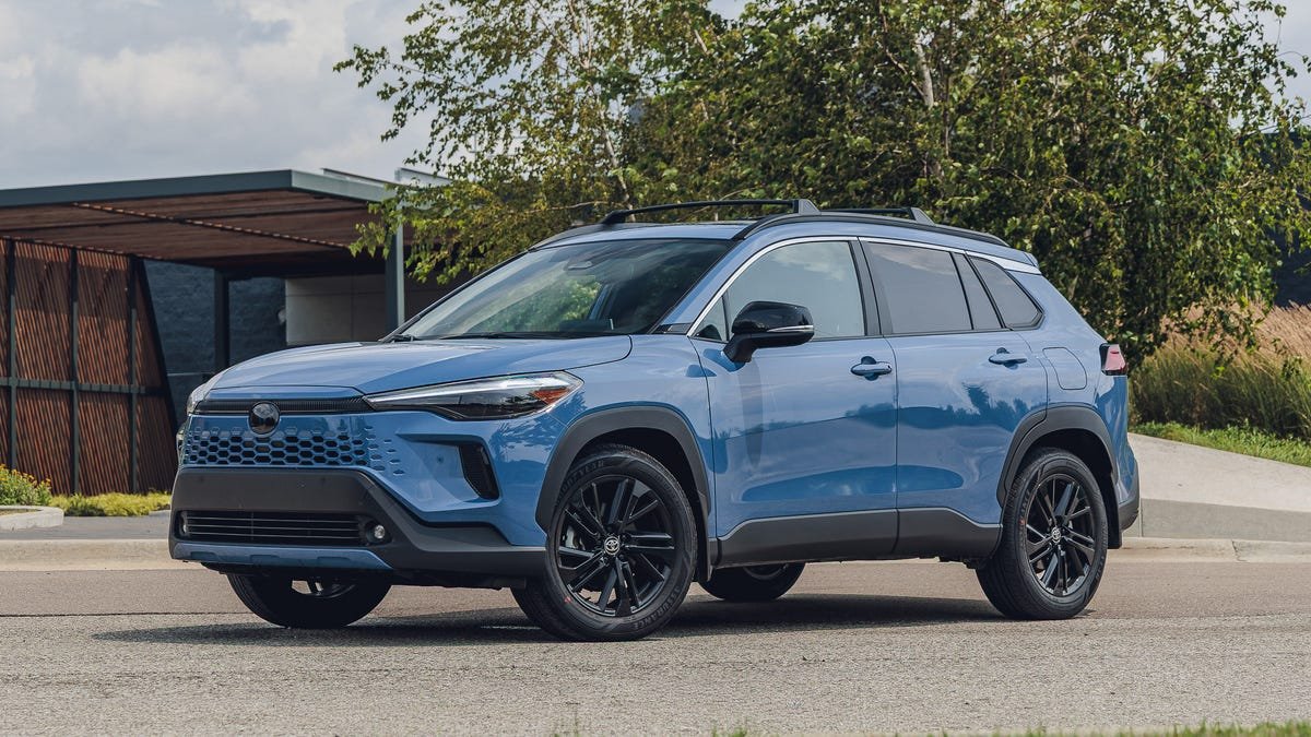 2026 Toyota Corolla Cross Hybrid: Efikasnost i Praktičnost u SUV Pakovanju
