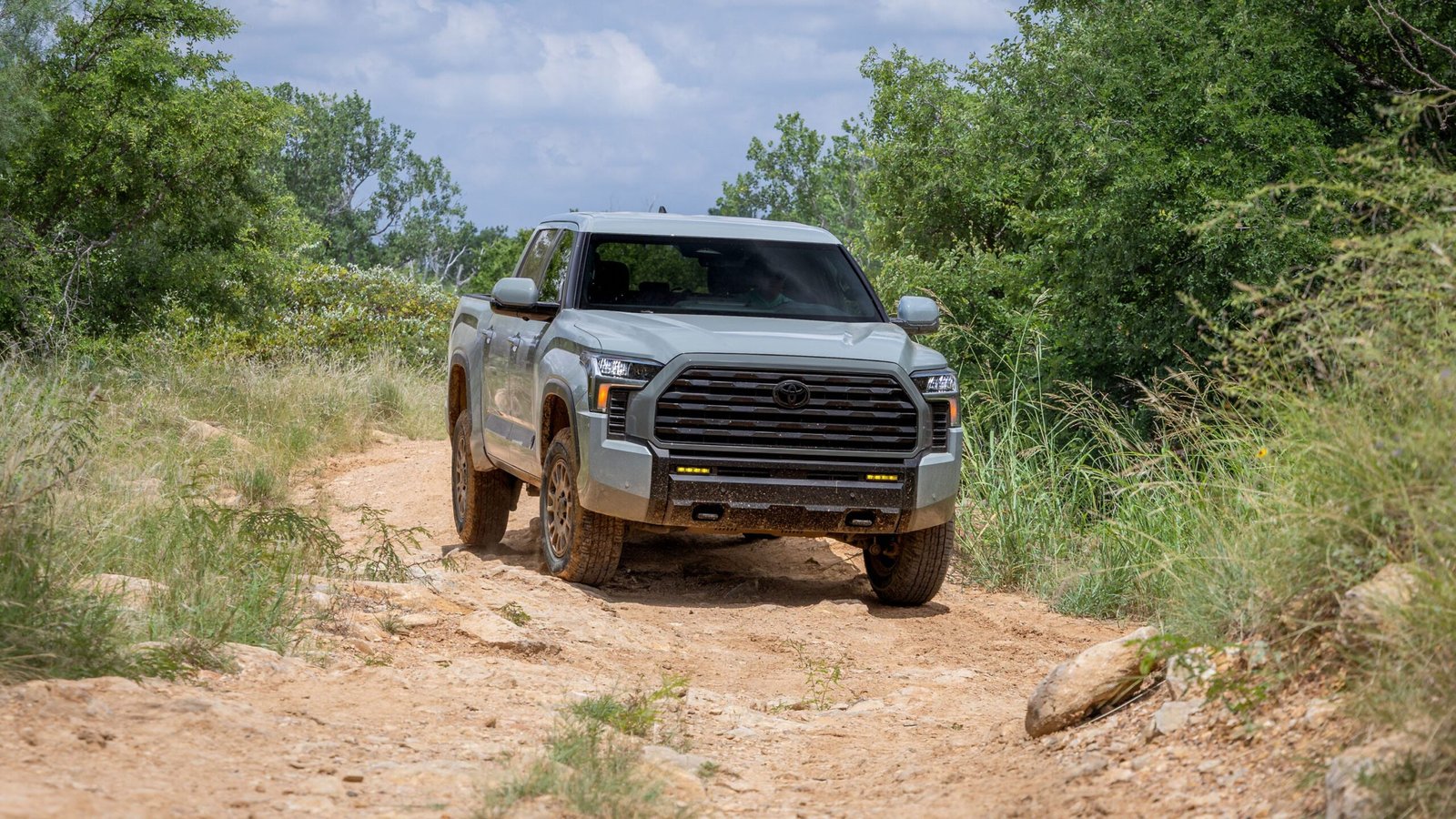 Novi Toyota Tundra Trailhunter 2027: Eksterijerski Detalji i Inovacije