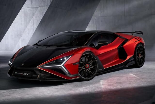Lamborghini Revuelto SV: V12 Hibrid Prilagođen za Dominaciju na Stazi