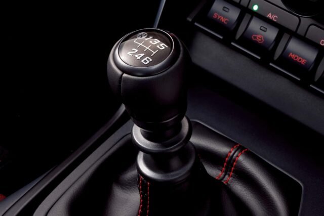 Manualni automobili nestaju u Britaniji: 92% novih narudžbina su automatski modeli