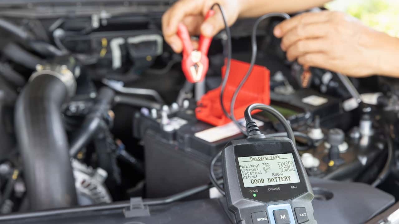 Zašto prodavnice autodijelova besplatno testiraju vaše akumulatore?